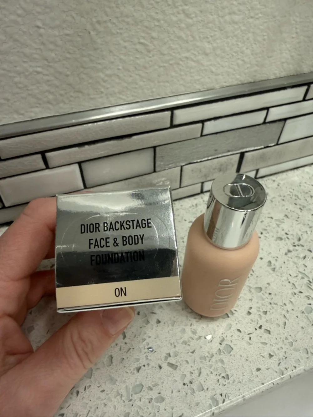 Dior Backstage Face & Body Foundation - 0N - Picture 2 of 2